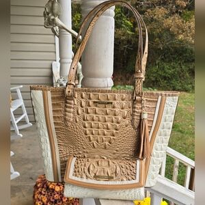 HTF Brahmin Med Asher & Checkbook Wallet In Shortbread Enchant